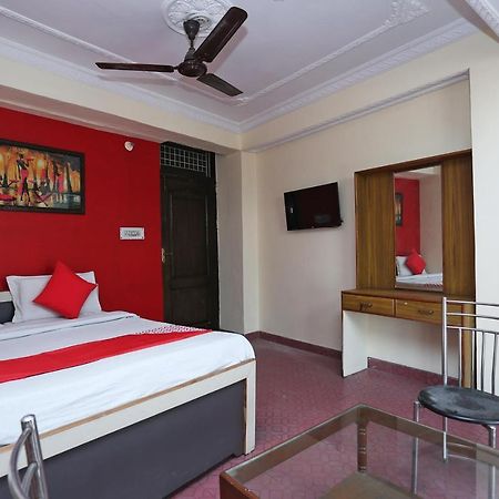 Oyo 39830 Hotel Esquire Мератх Экстерьер фото